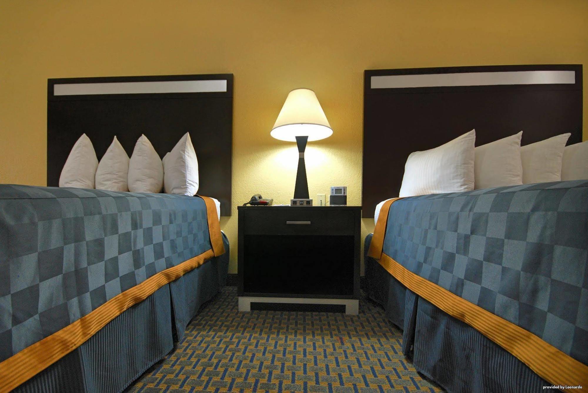 Americas Best Value Inn Sinton Екстериор снимка