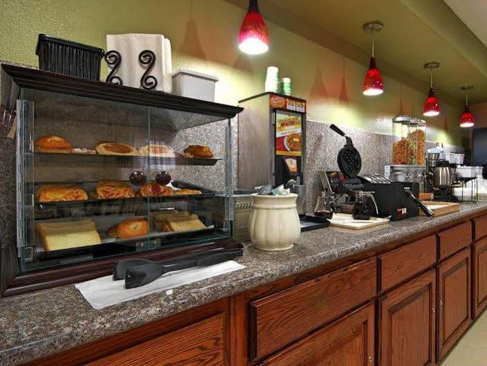 Americas Best Value Inn Sinton Екстериор снимка